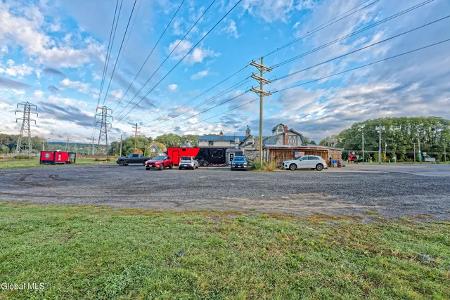 $899,900 | 671 Mariaville Road, Rotterdam, NY 12306