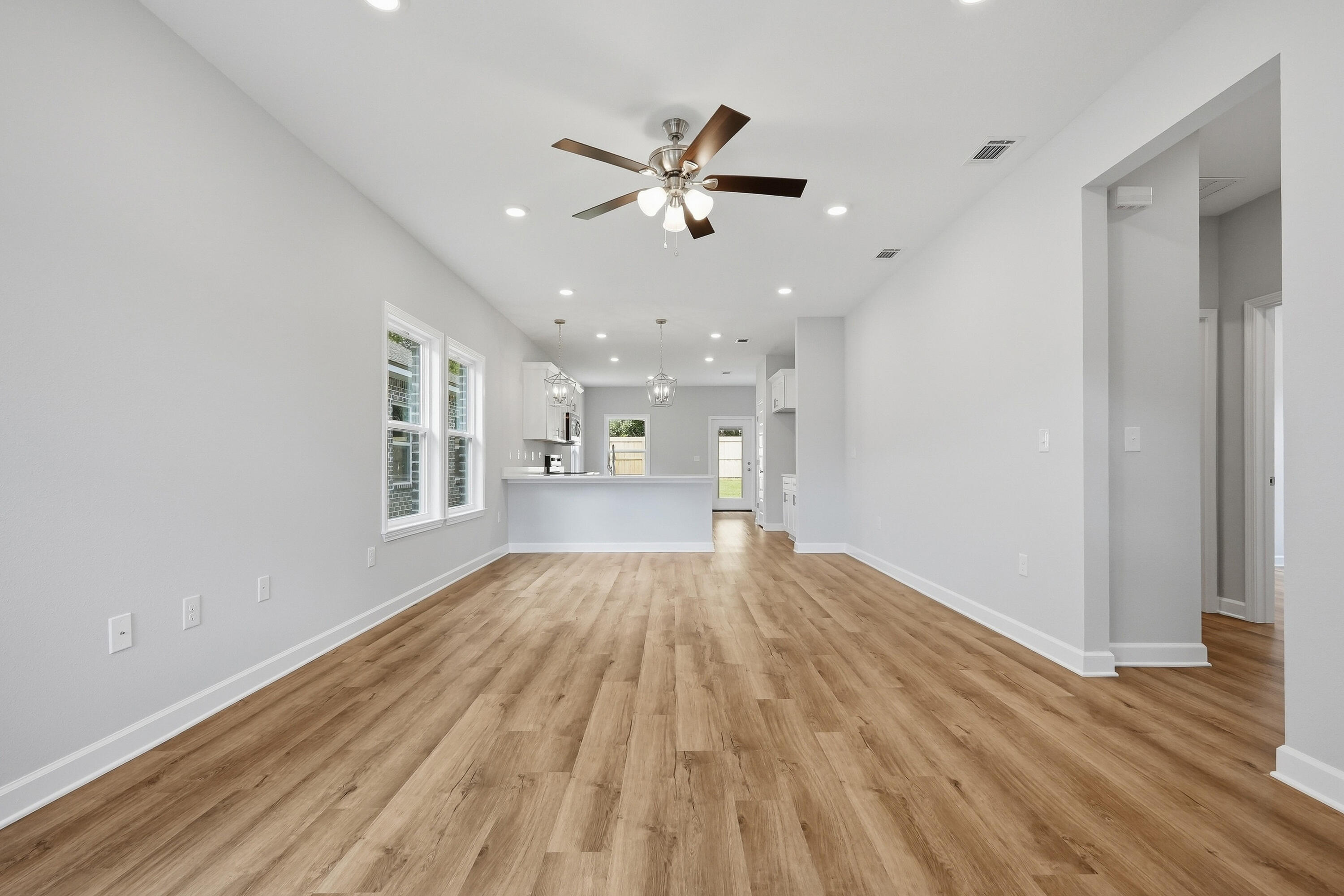 106 Horizon Way Crestview, FL 32539 - Photo 6 of 42 106 horizon way-7