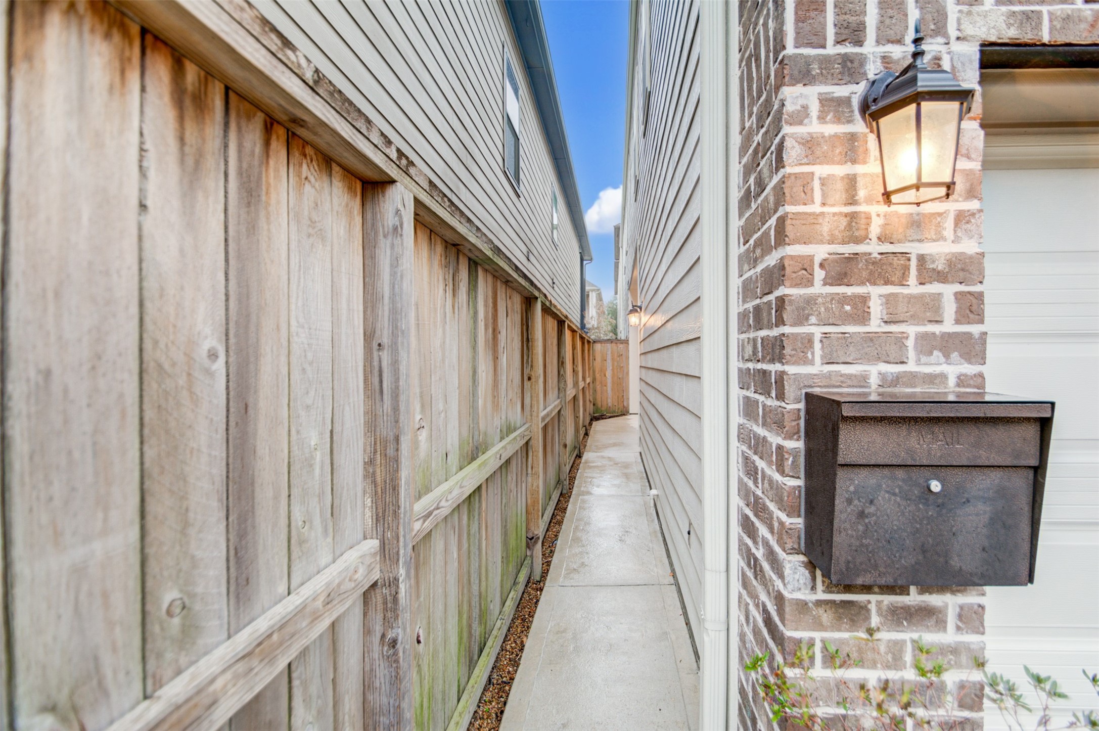 5941 Kansas Street Houston, TX 77007 - Photo 2 of 21