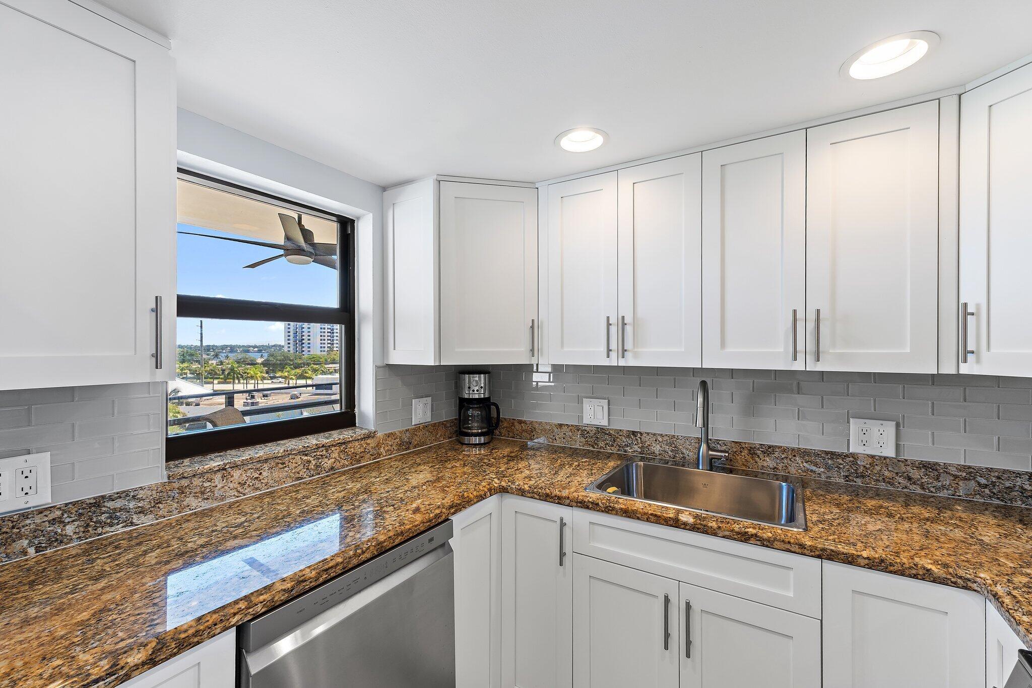 336 Golfview Road, Unit 619 North Palm Beach, FL 33408 - Photo 11 of 55 Kitchen 4