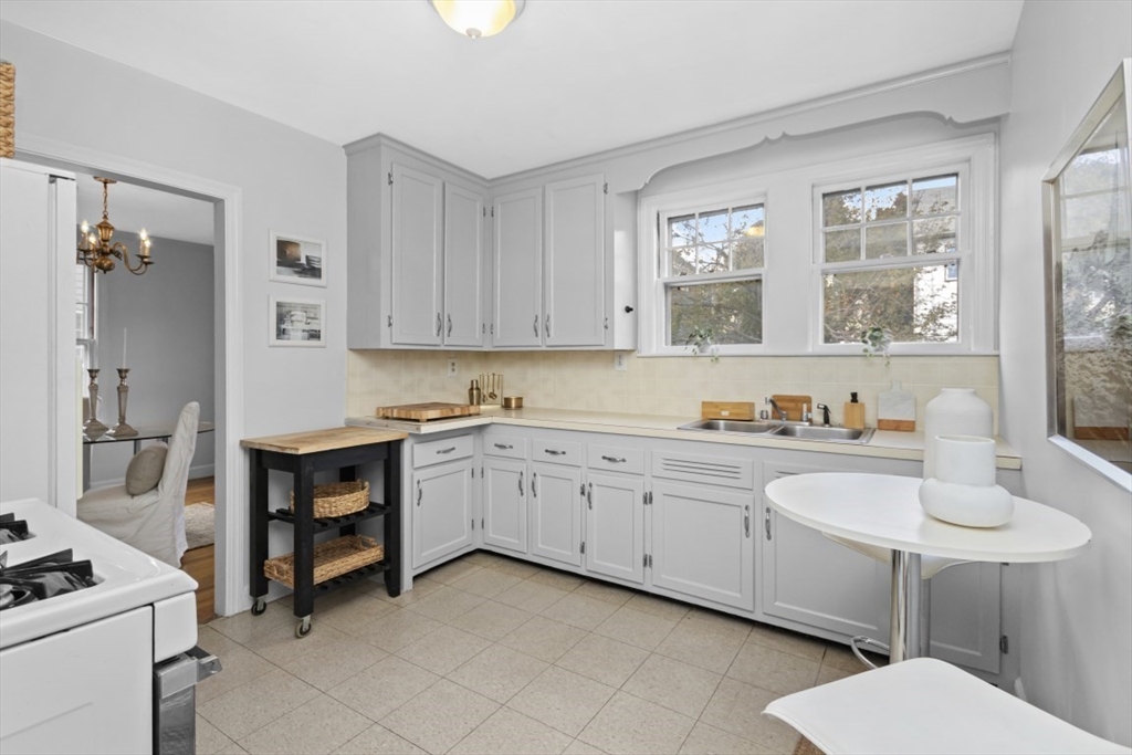 33 Valley Road Boston, MA 02124 - Photo 8 of 25 Gallery Image 8