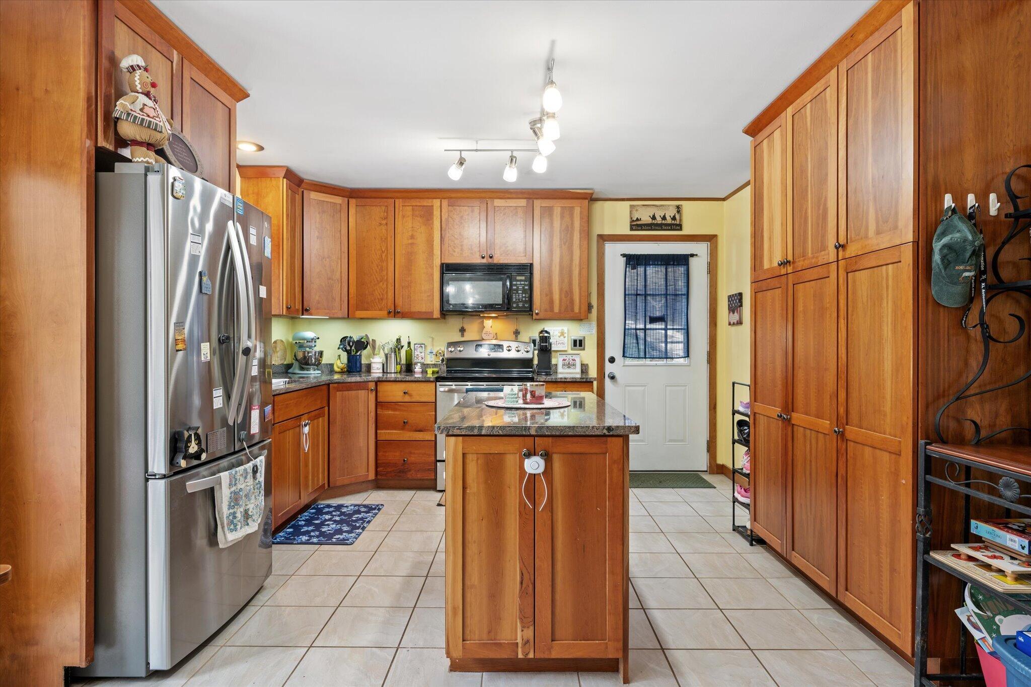 1130 Silver Lake Road Bucksport, ME 04416 - Photo 4 of 50 05-Kitchen