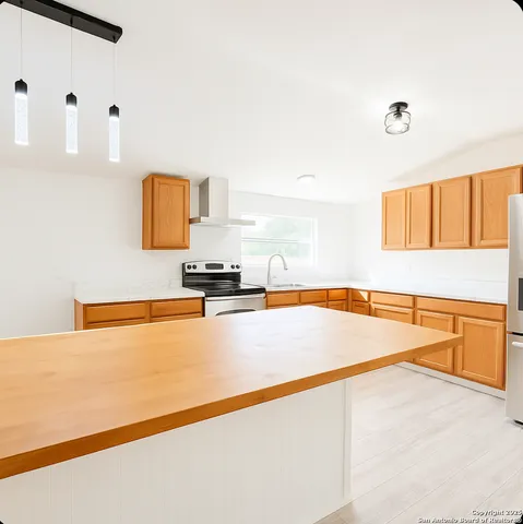 $270,000 | 4207 Waterwood Pass Drive, Elmendorf, TX 78112