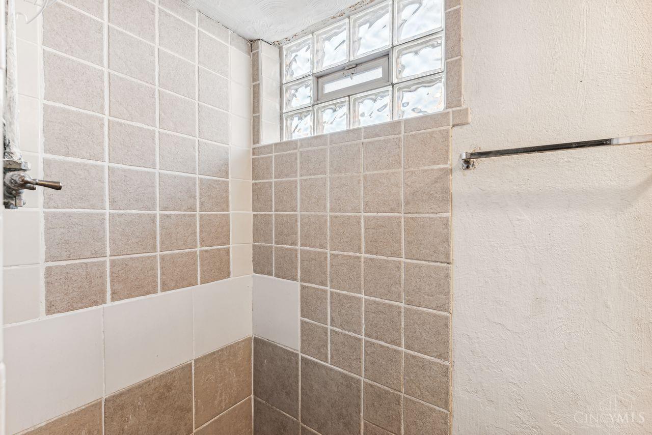3309 West Galbraith Road Cincinnati, OH 45239 - Photo 31 of 35 Gallery Image 31