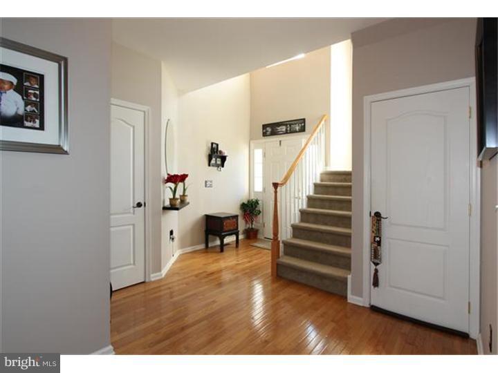 224 Hawthorne Way Riverside, NJ 08075 - Photo 2 of 24