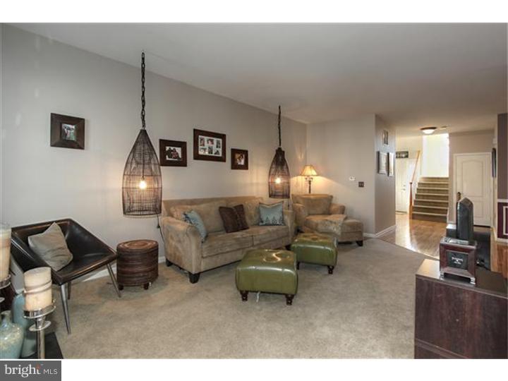 224 Hawthorne Way Riverside, NJ 08075 - Photo 3 of 24