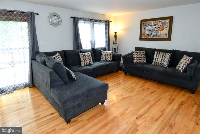 $445,000 | 9308 Frostburg Way, Montgomery Village, MD 20886