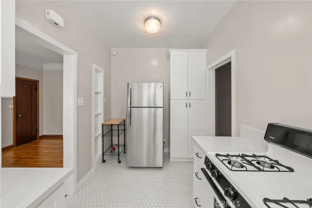 $2,850 | 1142 Bennett Avenue, Long Beach, CA 90804