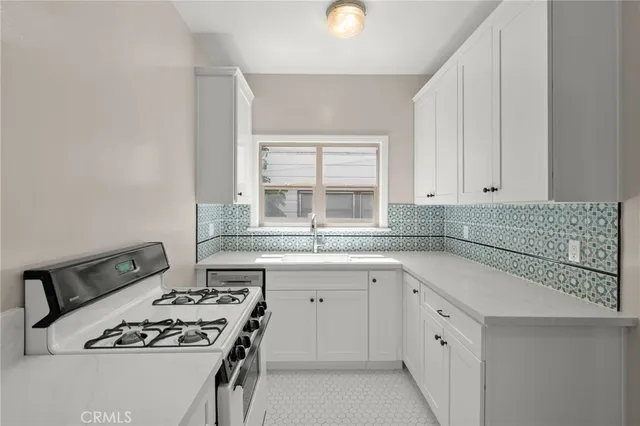 $2,850 | 1142 Bennett Avenue, Long Beach, CA 90804