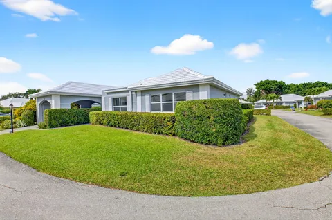 $669,000 | 4862 South Lake Drive, Boynton Beach, FL 33436