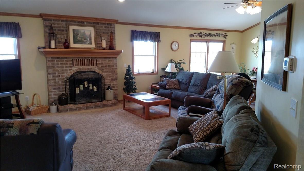 11328 Jeddo Road Yale, MI 48097 - Photo 9 of 36 This is a view of the great room.