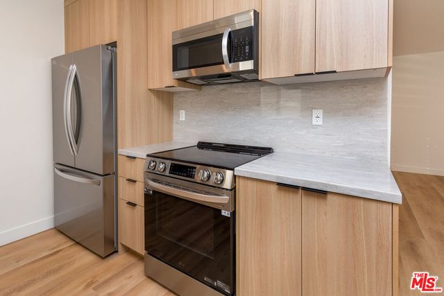 $4,450 | 610 North Orlando Avenue, Unit 305, Los Angeles, CA 90048