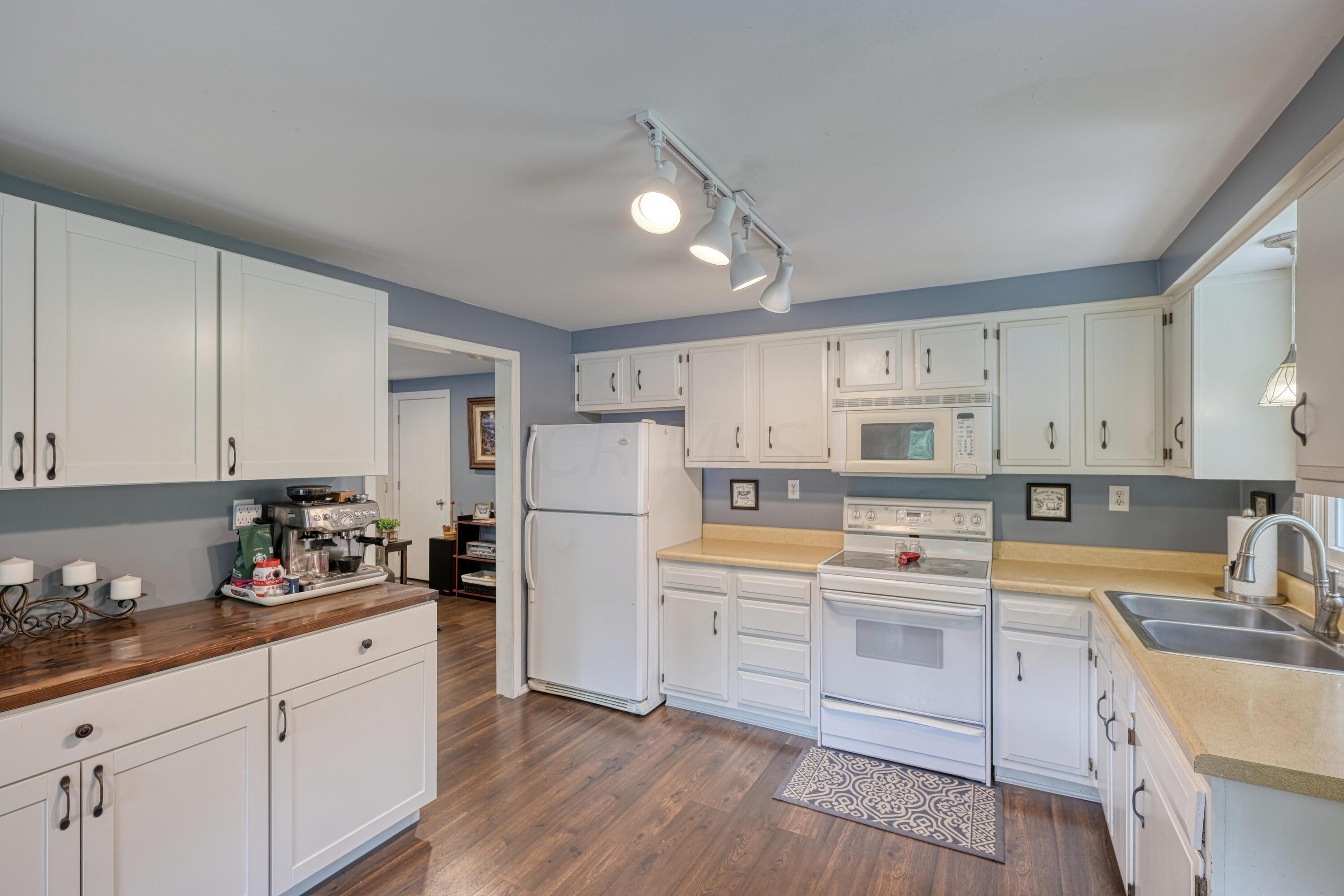 9310 Panhandle Road Newark, OH 43056 - Photo 13 of 54 9310 Panhandle Rd SE Heath OH 43056 USA-