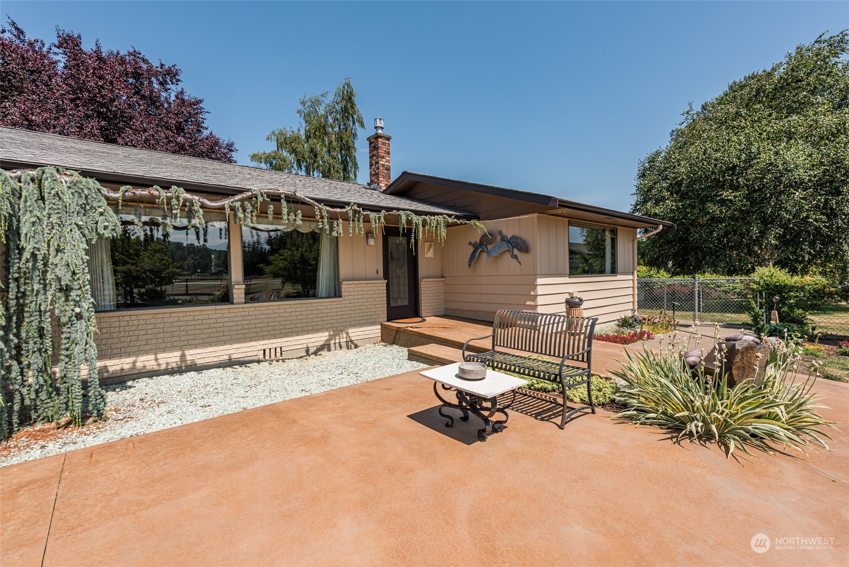 122 Applegate Lane Sequim, WA 98382 - Photo 3 of 39 Gallery Image 3