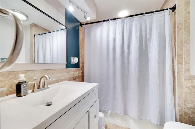 $499,900 | 16424 East George Franklyn Drive, Independence, MO 64055