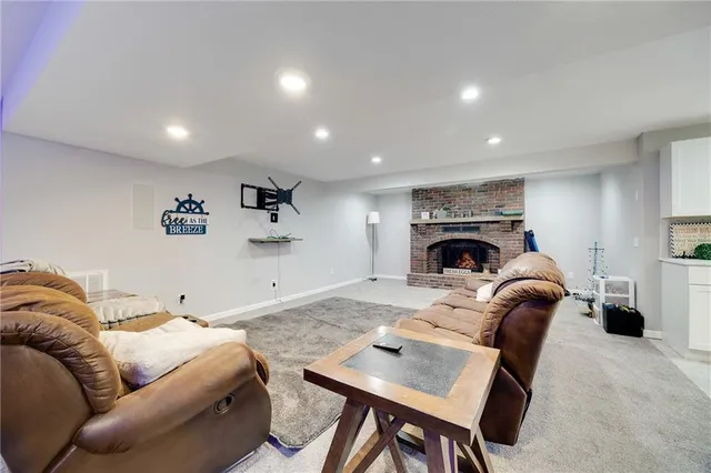 $499,900 | 16424 East George Franklyn Drive, Independence, MO 64055