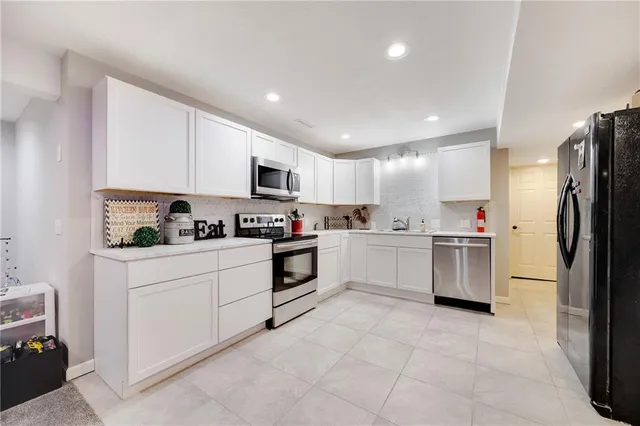 $499,900 | 16424 East George Franklyn Drive, Independence, MO 64055