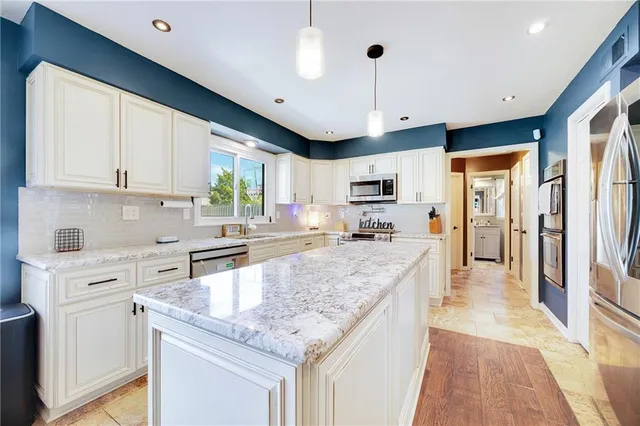 $499,900 | 16424 East George Franklyn Drive, Independence, MO 64055