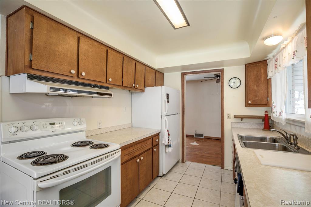 109 Michelson Road Rochester Hills, MI 48307 - Photo 12 of 44