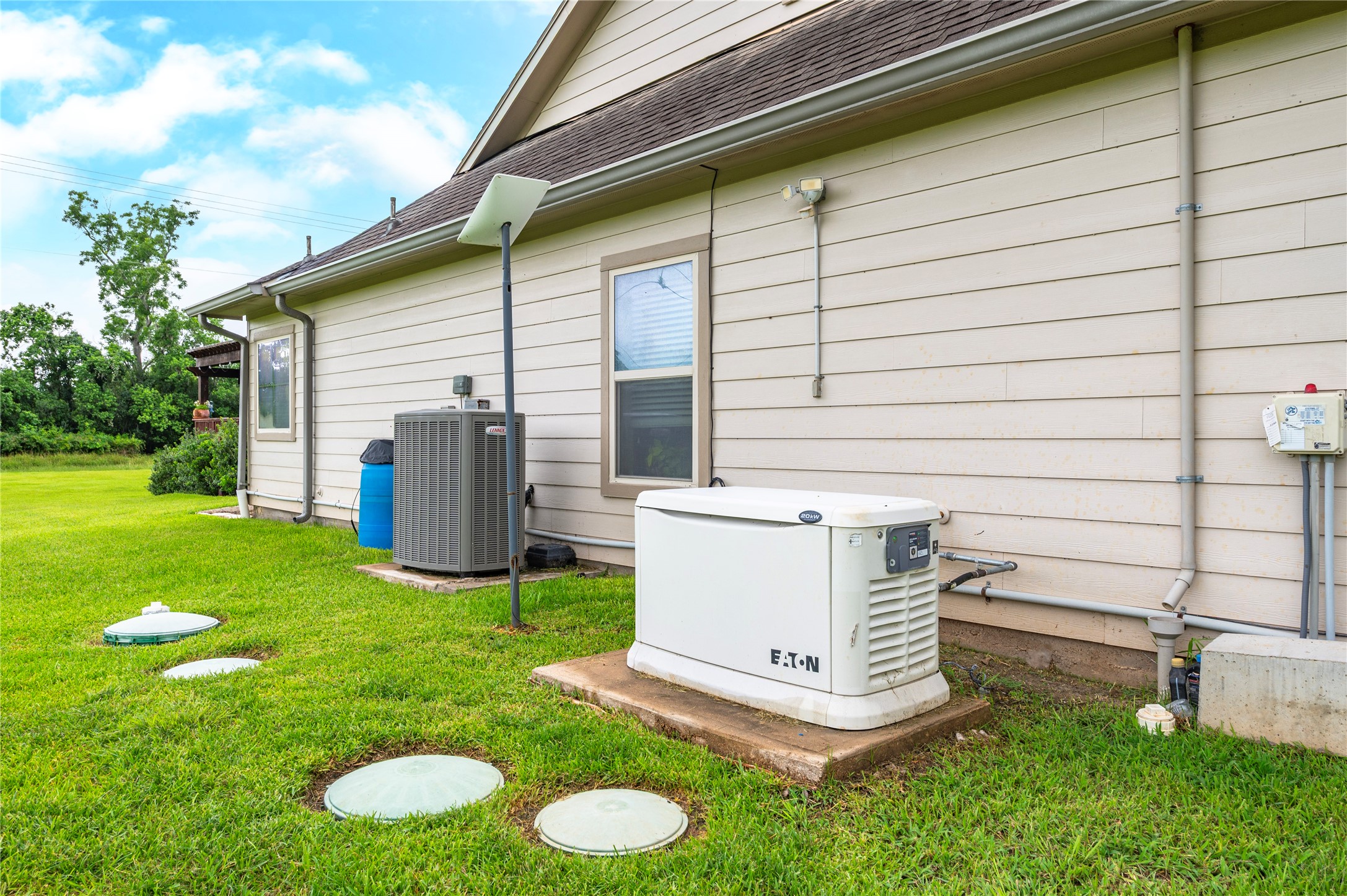 17126 Hamill Drive Rosharon, TX 77583 - Photo 47 of 50 Back up home generator.