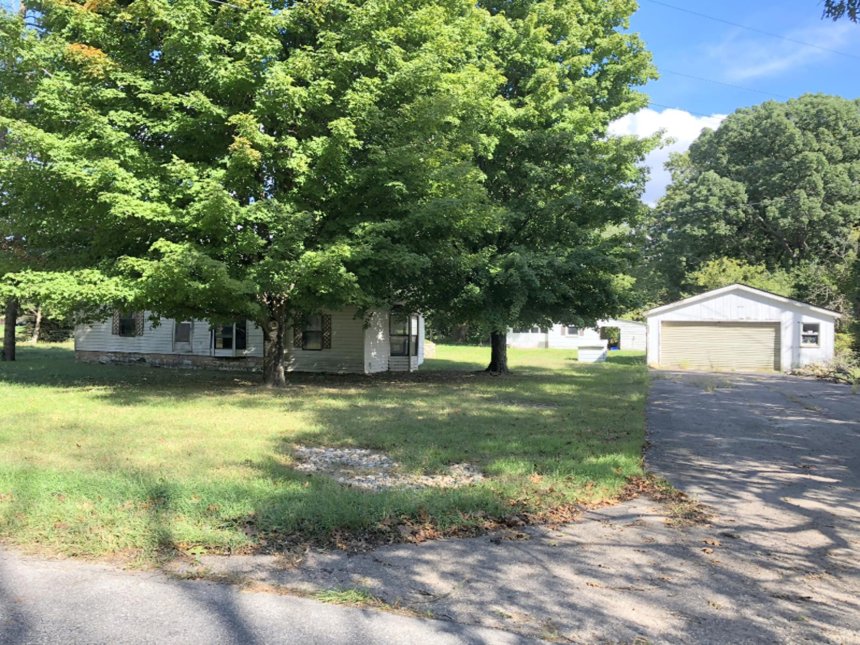 94901 54th Street Decatur, MI 49045 - Photo 2 of 11 IMG_0882