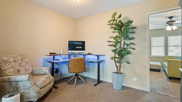 $189,900 | 910 Southeast Hampton Court, Lee's Summit, MO 64063