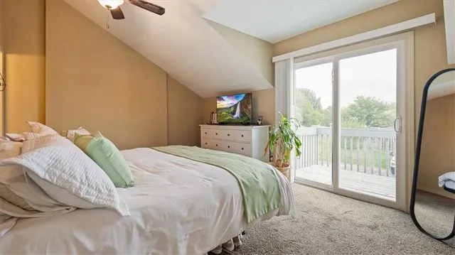 $189,900 | 910 Southeast Hampton Court, Lee's Summit, MO 64063