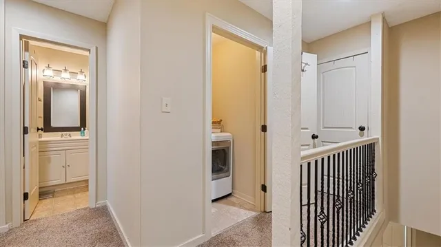 $189,900 | 910 Southeast Hampton Court, Lee's Summit, MO 64063