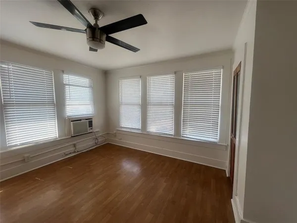 $950 | 4033 Cole Avenue, Unit 5, Dallas, TX 75204