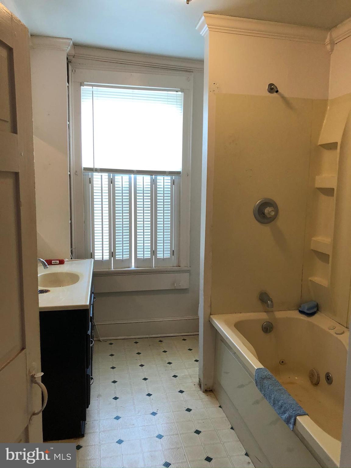 9 Cumberland Street Clear Spring, MD 21722 - Photo 17 of 22 Full Bath