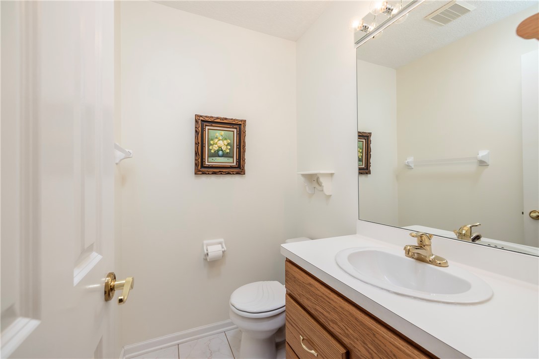 85 Sotheby Drive Greece, NY 14626 - Photo 34 of 50 1ST FLOOR POWDER ROOM