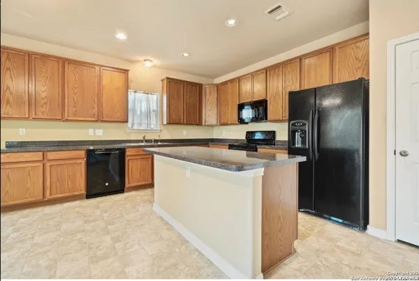 $2,700 | 7518 Eagle Ledge, San Antonio, TX 78249