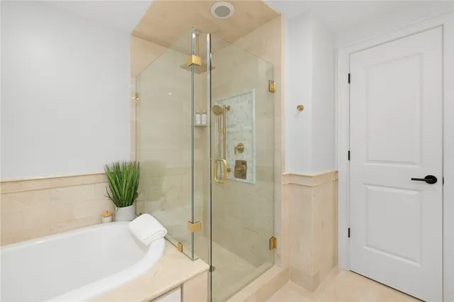 $699,000 | 1 Tower Drive, Unit 302, Portsmouth, RI 02871