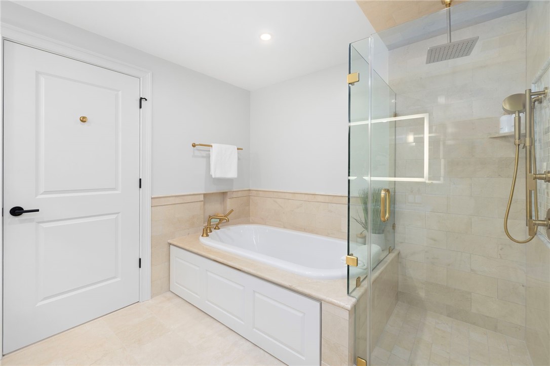 1 Tower Drive, Unit 302 Portsmouth, RI 02871 - Photo 18 of 37