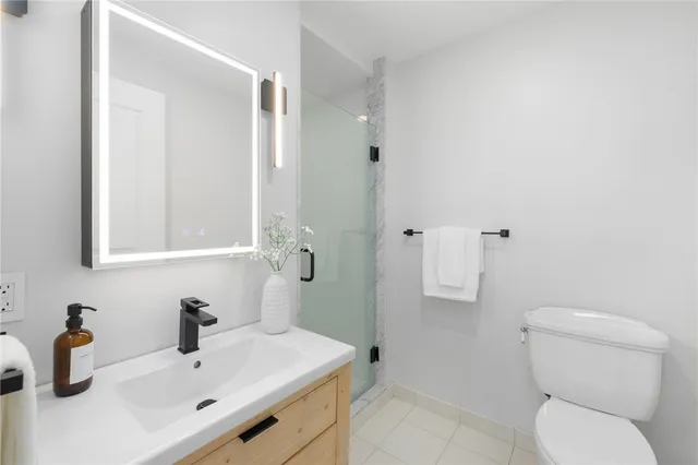 $699,000 | 1 Tower Drive, Unit 302, Portsmouth, RI 02871