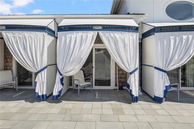 $699,000 | 1 Tower Drive, Unit 302, Portsmouth, RI 02871