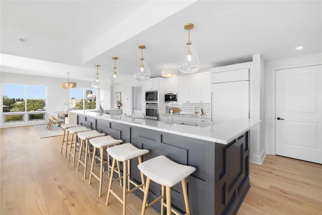 $699,000 | 1 Tower Drive, Unit 302, Portsmouth, RI 02871