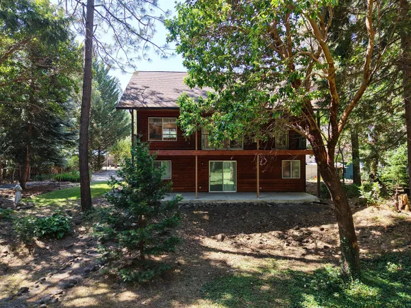 $1,200,000 | 223 Indian Creek Lane, Shady Cove, OR 97539