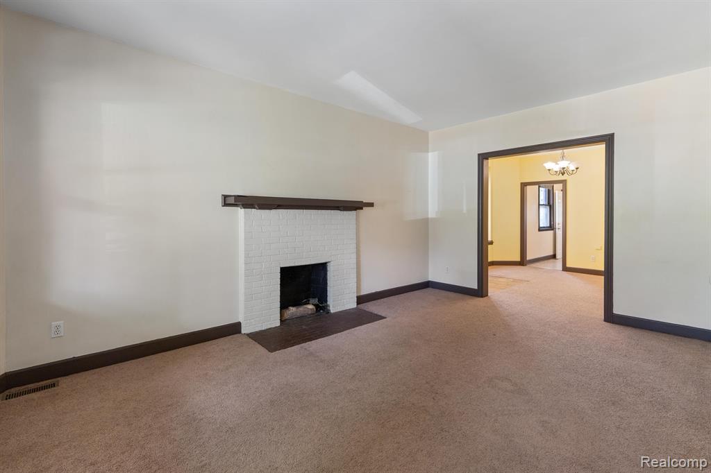 739 Delaware Street Detroit, MI 48202 - Photo 4 of 70