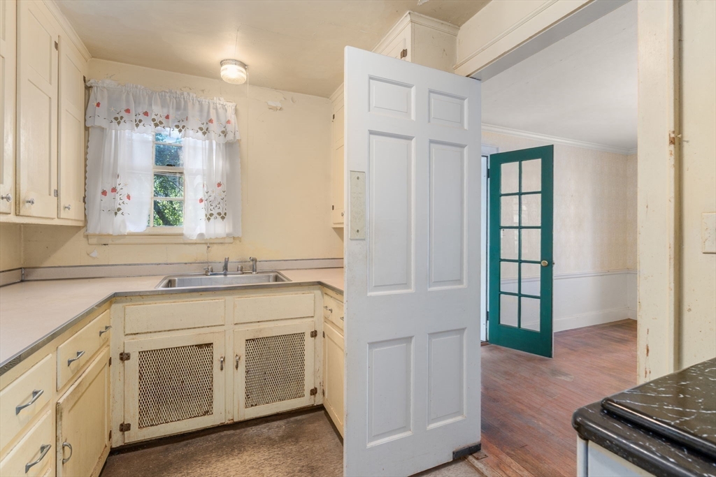 10 Wilde Road Wellesley, MA 02481 - Photo 13 of 30