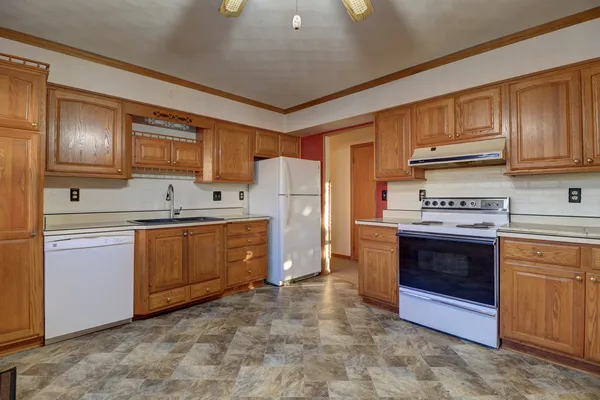 $189,000 | 3016 Schick Court, Clinton, IA 52732