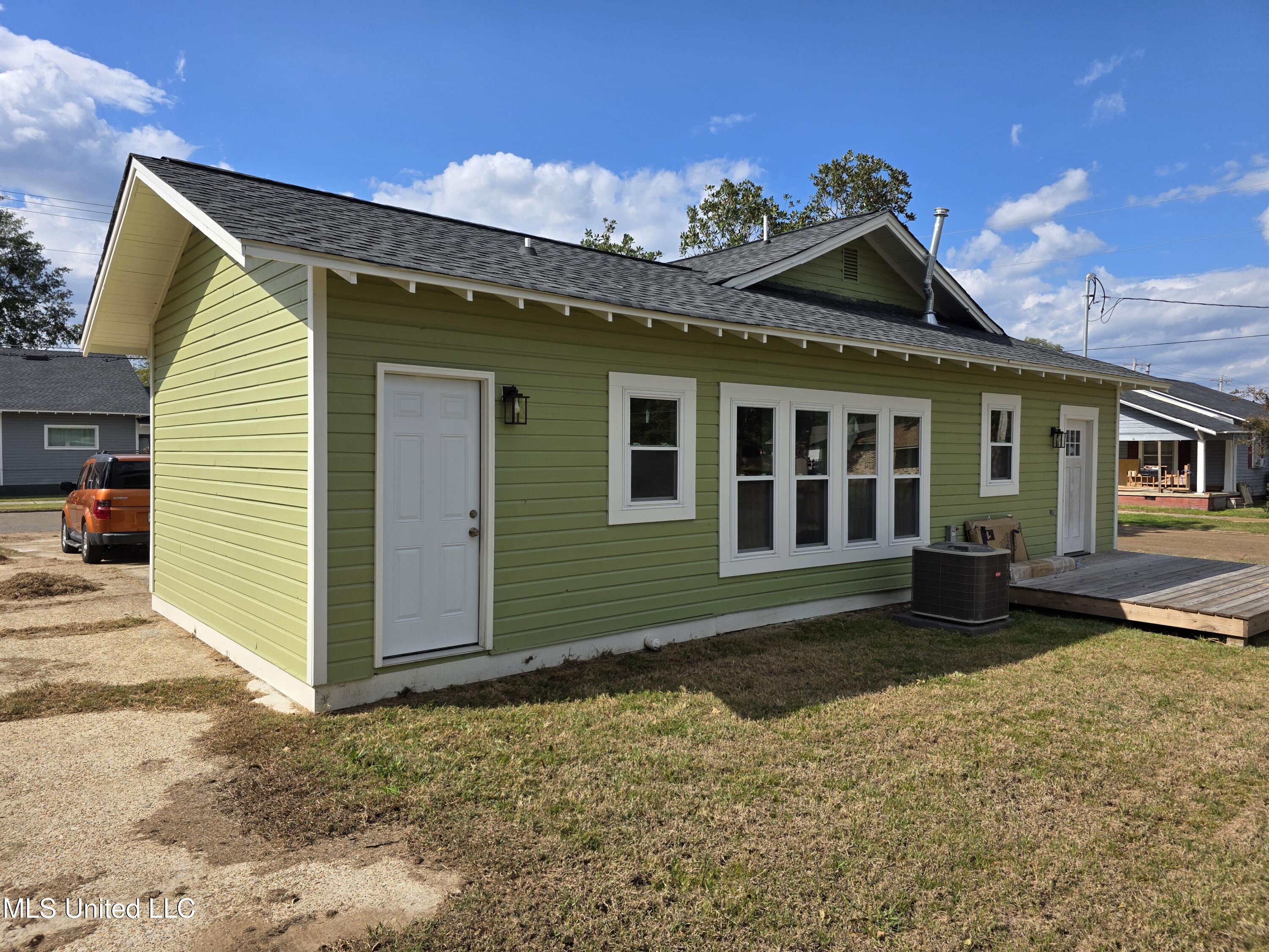 512 North 5th Street Amory, MS 38821 - Photo 4 of 21 20251018_135340