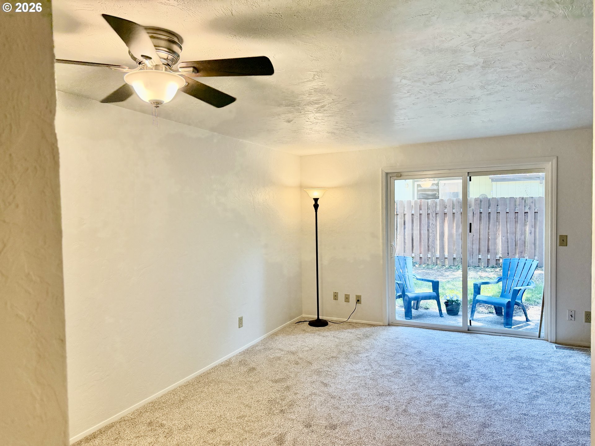 1434 Fetters Loop Eugene, OR 97402 - Photo 9 of 32 Living Room/Dining Room