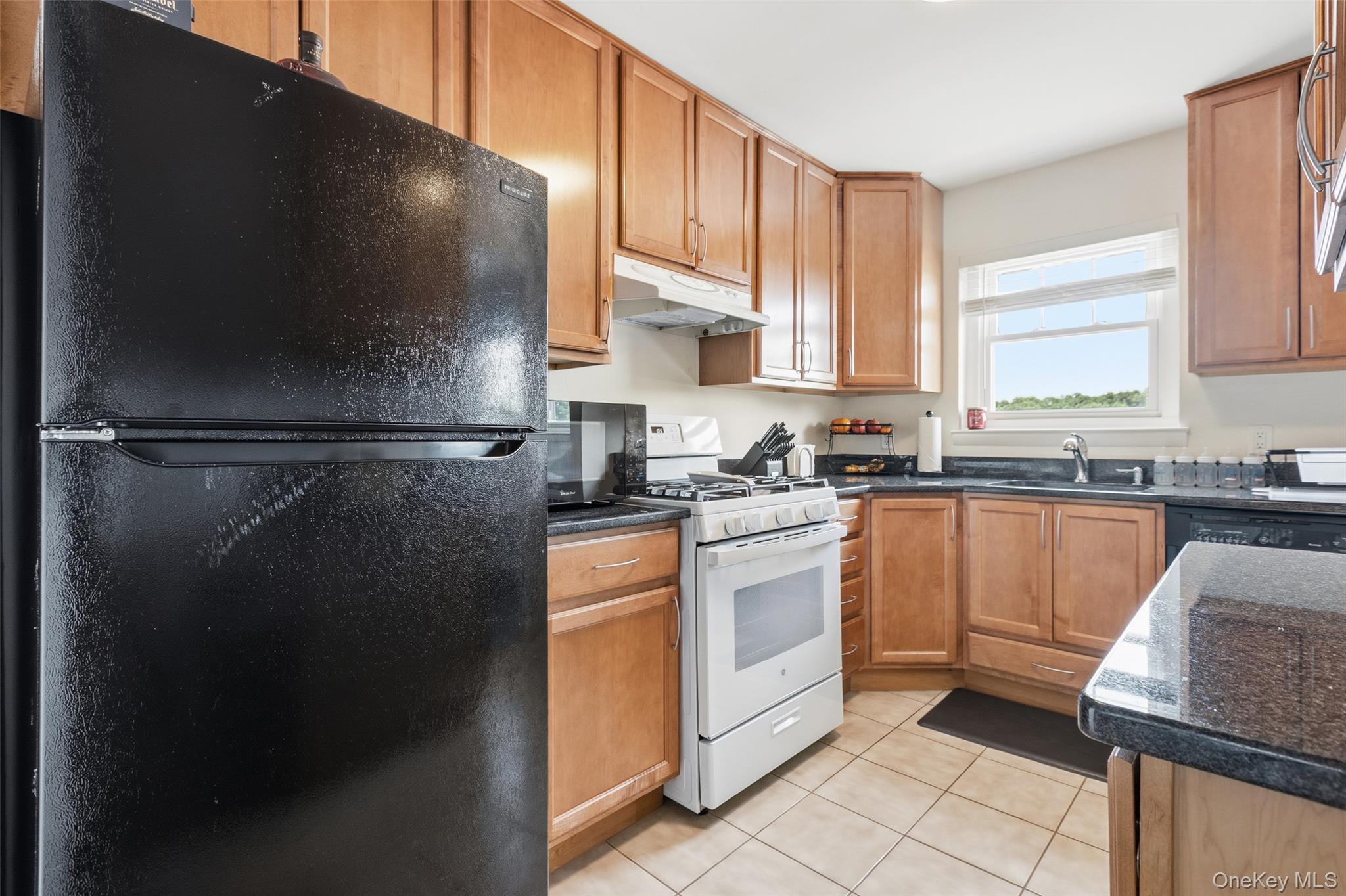 1879 Crompond Road, Unit F3 Peekskill, NY 10566 - Photo 8 of 17