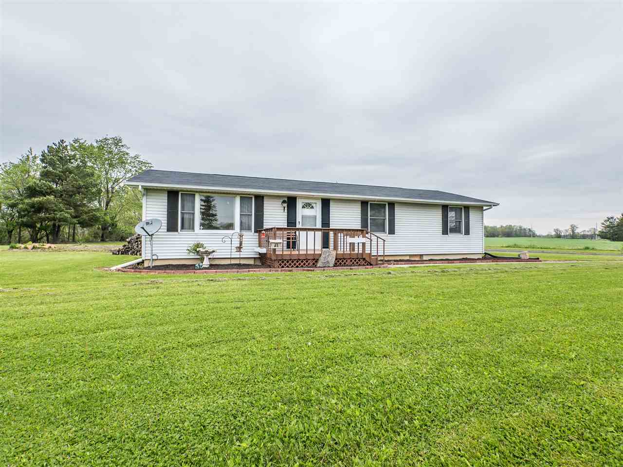 6091 County Road 36 Butler, IN 46721 - Photo 1 of 32