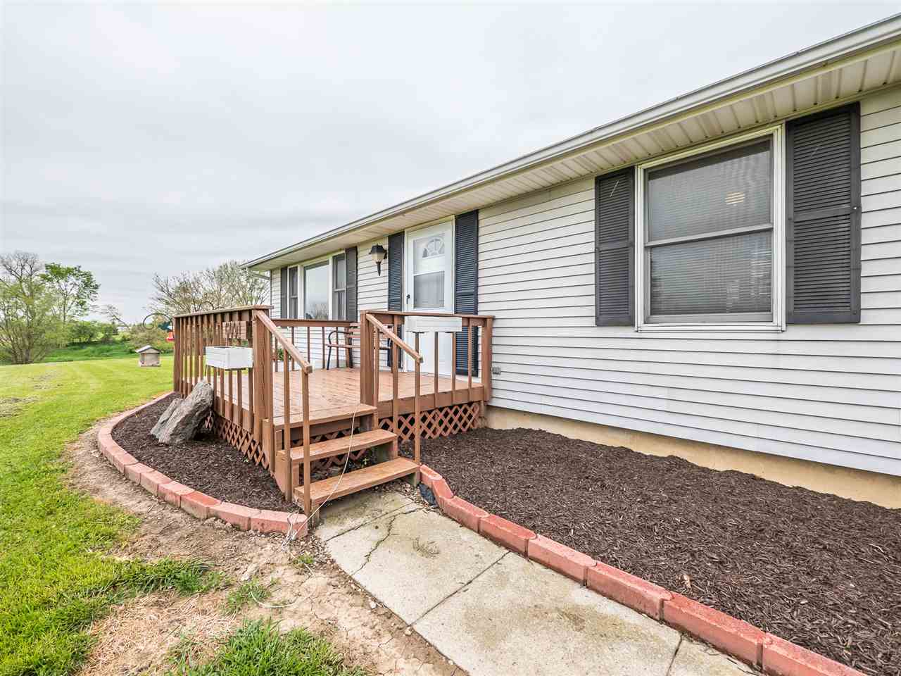 6091 County Road 36 Butler, IN 46721 - Photo 2 of 32