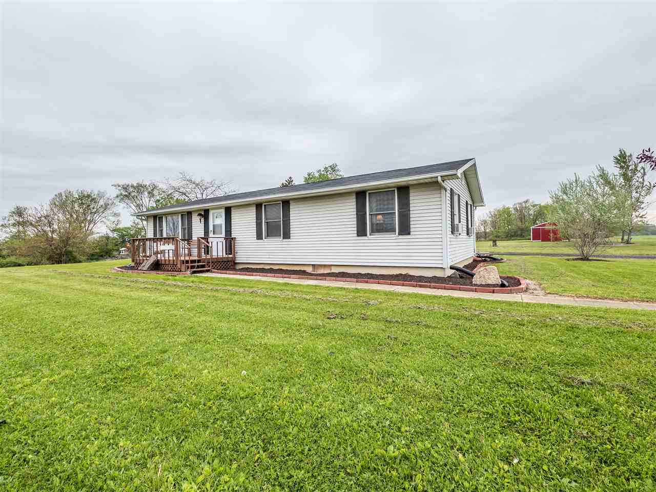 6091 County Road 36 Butler, IN 46721 - Photo 3 of 32