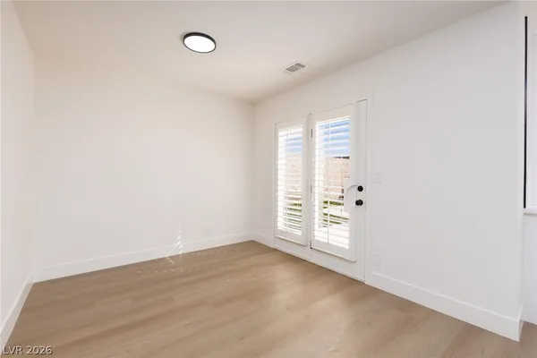 $2,990 | 3020 Donnegal Bay Drive, Las Vegas, NV 89117