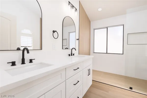 $2,990 | 3020 Donnegal Bay Drive, Las Vegas, NV 89117