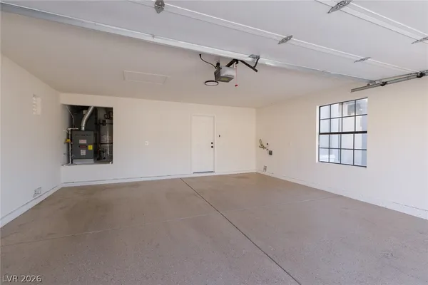 $2,990 | 3020 Donnegal Bay Drive, Las Vegas, NV 89117